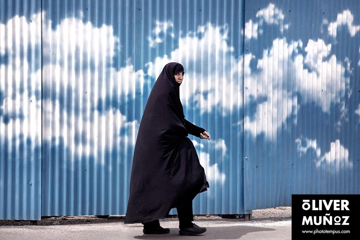 travel trip adventure pictures photographer fotografo fotografia viajes periodismo periodista aventura viaje oliver munoz phototempus retrato portrait muñoztehran isfahan yazd farsi khaju iran persa iman jomeini shahrekord bakhtiari Naqsh-e Jahan hakim ka