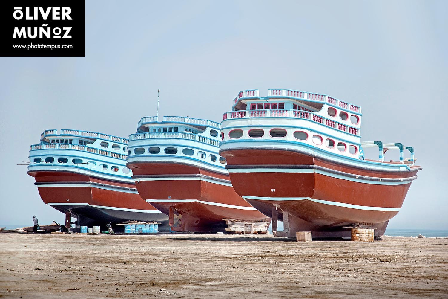 travel trip adventure pictures photographer fotografo fotografia viajes periodismo periodista aventura viaje oliver munoz phototempus retrato portrait muñoztehran isfahan yazd farsi khaju iran persa iman jomeini shahrekord bakhtiari Naqsh-e Jahan hakim ka