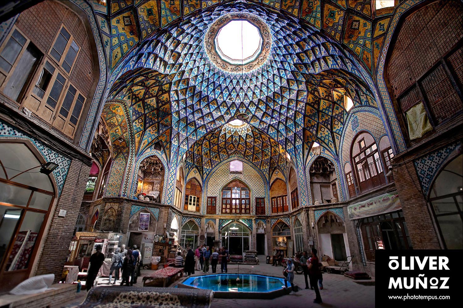 travel trip adventure pictures photographer fotografo fotografia viajes periodismo periodista aventura viaje oliver munoz phototempus retrato portrait muñoztehran isfahan yazd farsi khaju iran persa iman jomeini shahrekord bakhtiari Naqsh-e Jahan hakim ka