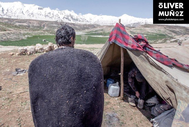 travel trip adventure pictures photographer fotografo fotografia viajes periodismo periodista aventura viaje oliver munoz phototempus retrato portrait muñoztehran isfahan yazd farsi khaju iran persa iman jomeini shahrekord bakhtiari Naqsh-e Jahan hakim ka