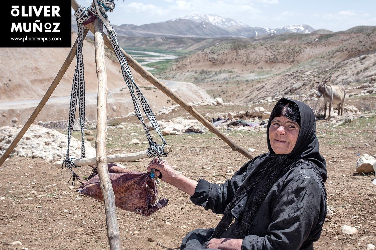 travel trip adventure pictures photographer fotografo fotografia viajes periodismo periodista aventura viaje oliver munoz phototempus retrato portrait muñoztehran isfahan yazd farsi khaju iran persa iman jomeini shahrekord bakhtiari Naqsh-e Jahan hakim ka