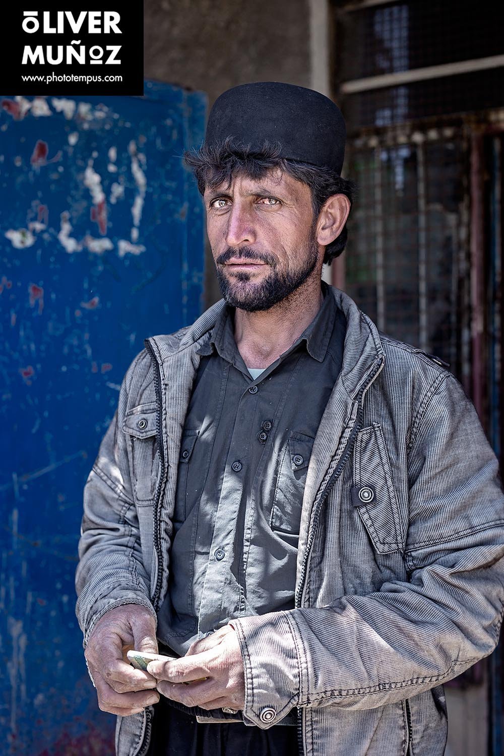 travel trip adventure pictures photographer fotografo fotografia viajes periodismo periodista aventura viaje oliver munoz phototempus retrato portrait muñoztehran isfahan yazd farsi khaju iran persa iman jomeini shahrekord bakhtiari Naqsh-e Jahan hakim ka