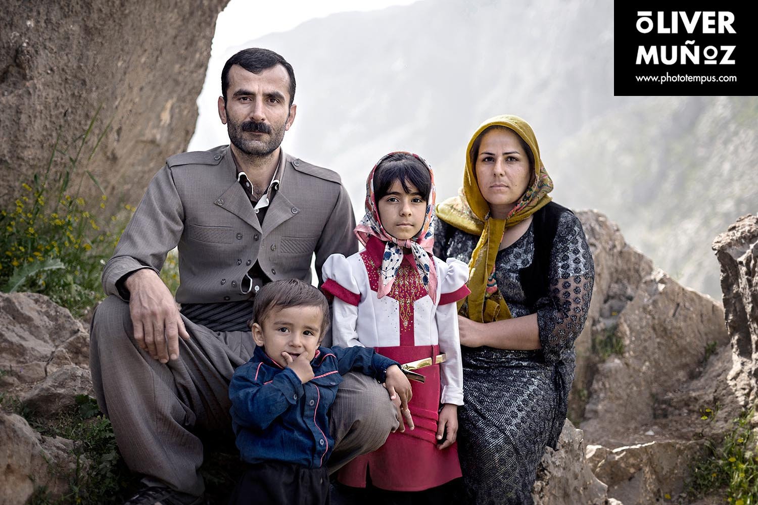 travel trip adventure pictures photographer fotografo fotografia viajes periodismo periodista aventura viaje oliver munoz phototempus retrato portrait muñoztehran isfahan yazd farsi khaju iran persa iman jomeini shahrekord bakhtiari Naqsh-e Jahan hakim ka