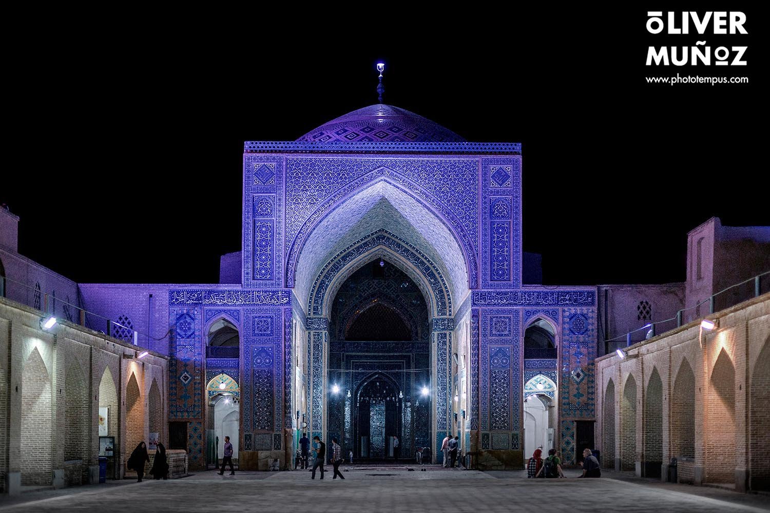 travel trip adventure pictures photographer fotografo fotografia viajes periodismo periodista aventura viaje oliver munoz phototempus retrato portrait muñoztehran isfahan yazd farsi khaju iran persa iman jomeini shahrekord bakhtiari Naqsh-e Jahan hakim ka