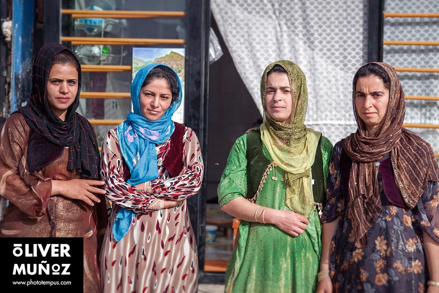 travel trip adventure pictures photographer fotografo fotografia viajes periodismo periodista aventura viaje oliver munoz phototempus retrato portrait muñoztehran isfahan yazd farsi khaju iran persa iman jomeini shahrekord bakhtiari Naqsh-e Jahan hakim ka