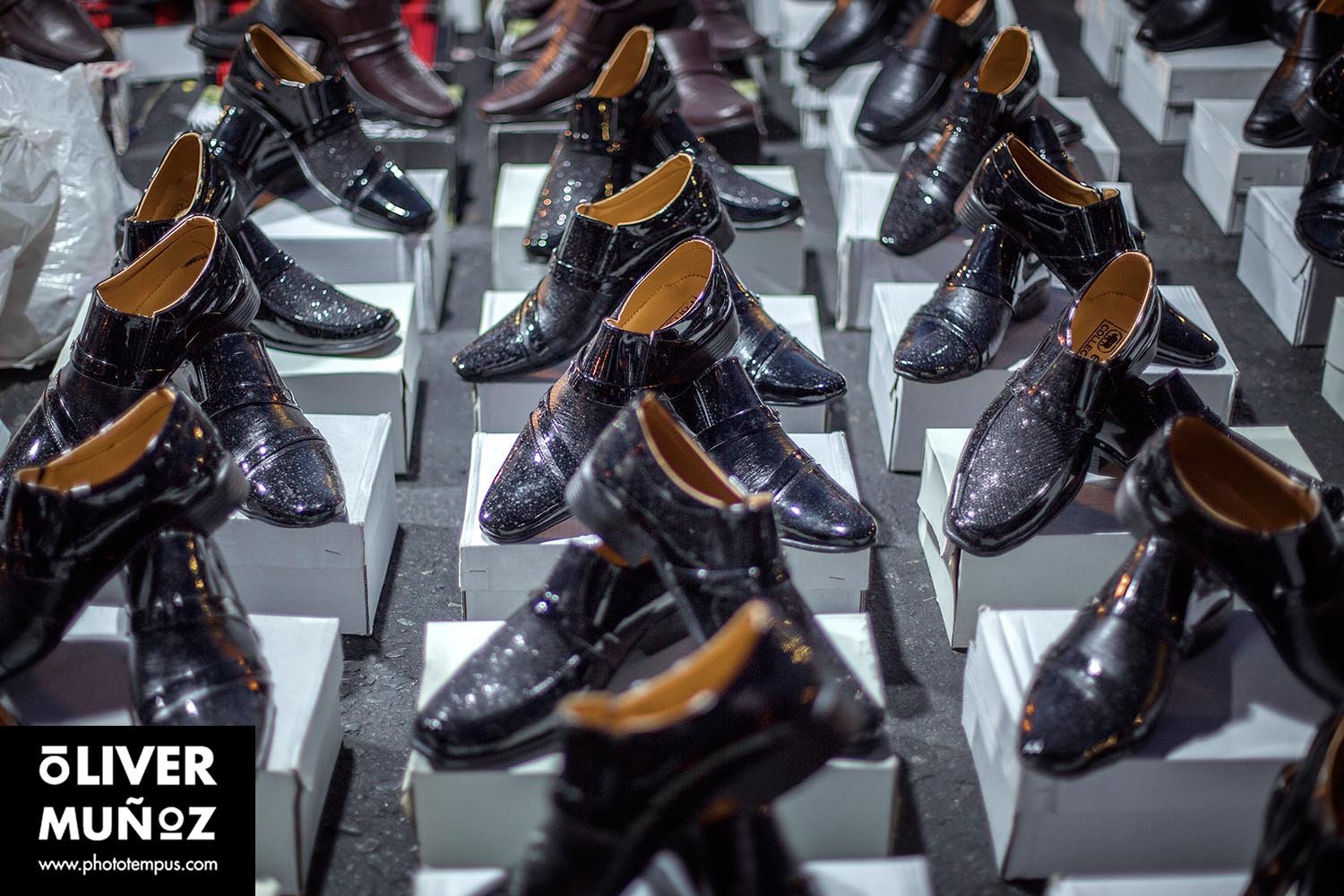 travel trip adventure pictures photographer fotografo fotografia viajes periodismo periodista aventura viaje oliver munoz phototempus retrato portrait muñoztehran isfahan yazd farsi khaju iran persa iman jomeini shahrekord bakhtiari Naqsh-e Jahan hakim ka