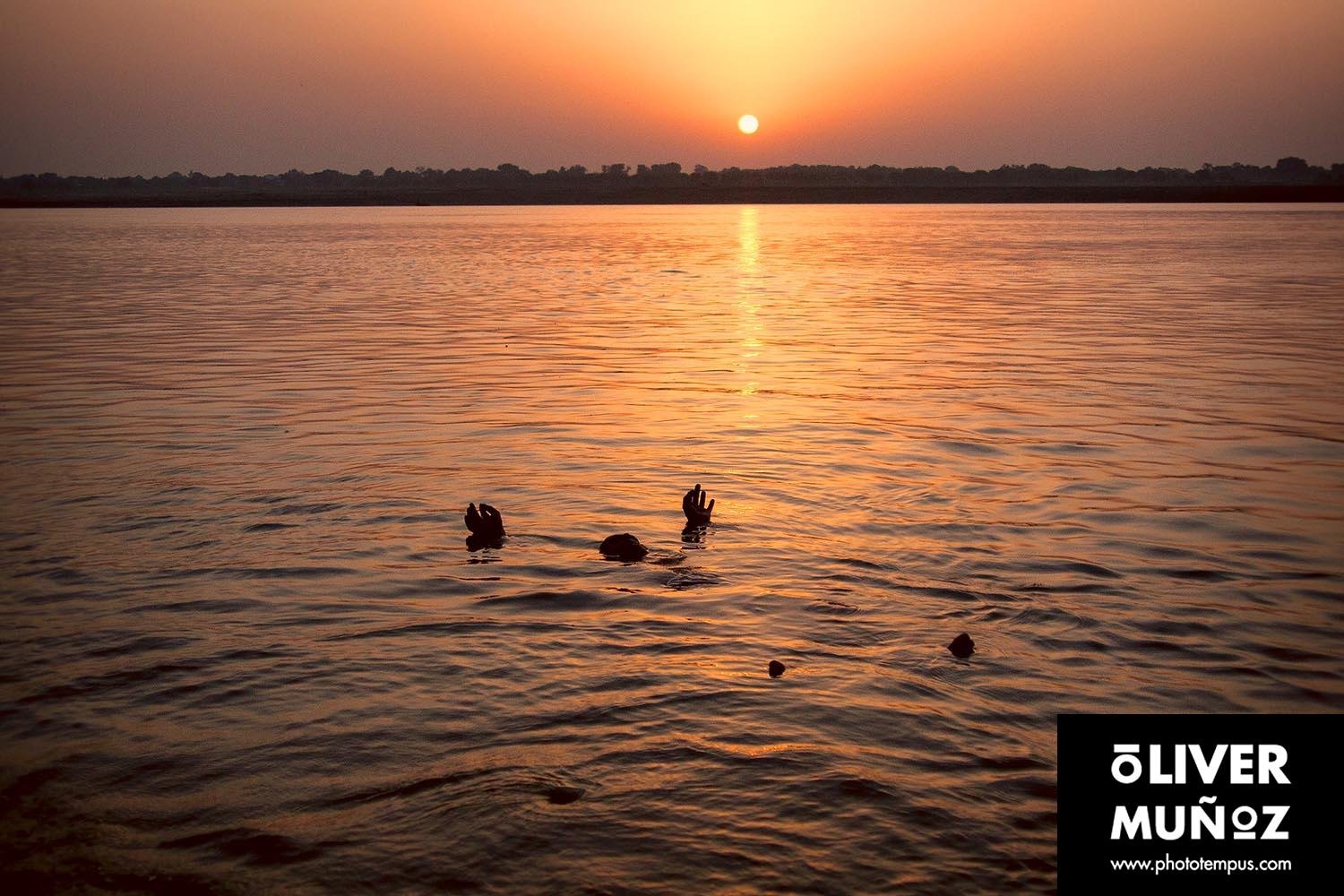 Varanasi y el río Ganges ( India )